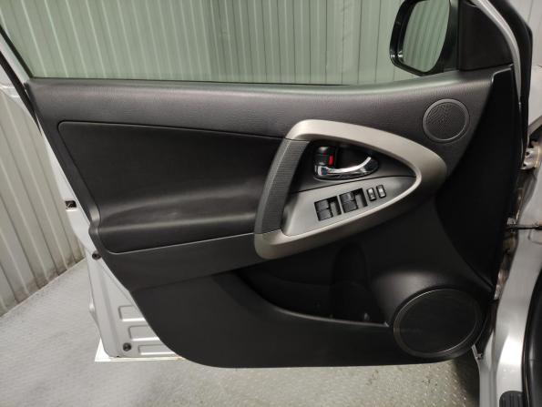 Toyota RAV4 III (XA30) Рестайлинг с пробегом 2011 года, цена 1 300 000 рублей, 263000 км, внедорожник, Автокод Объявления