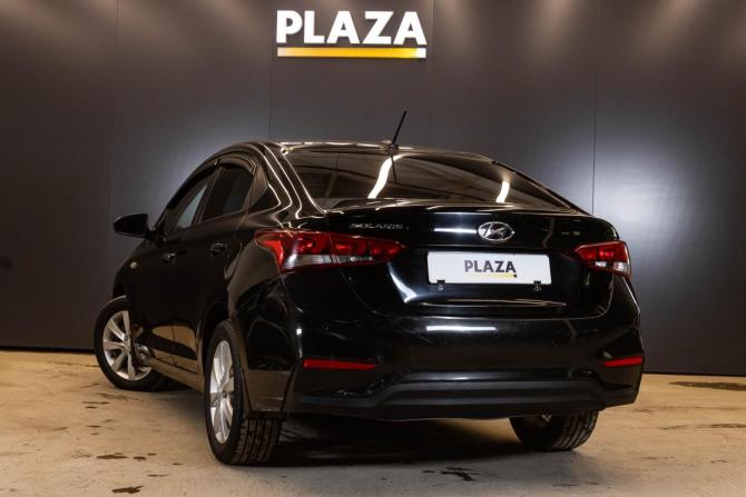 Hyundai Solaris II с пробегом 2017 года, цена 1 059 000 рублей, 211786 км, седан, Автокод Объявления