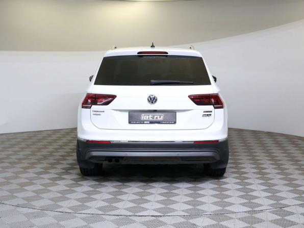 Volkswagen Tiguan II с пробегом 2018 года, цена 2 190 000 рублей, 153252 км, внедорожник, Автокод Объявления