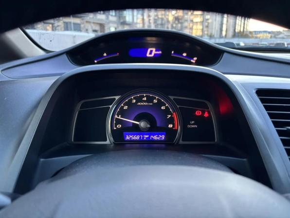 Honda Civic VIII с пробегом 2009 года, цена 645 000 рублей, 325687 км, седан, Автокод Объявления