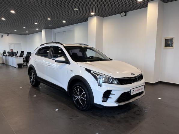 Kia Rio IV Рестайлинг с пробегом 2021 года, цена 2 050 000 рублей, 63078 км, хэтчбек, Автокод Объявления