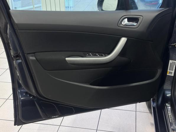 Peugeot 408 I с пробегом 2014 года, цена 810 000 рублей, 99000 км, седан, Автокод Объявления