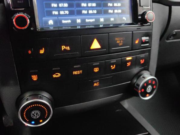 Volkswagen Touareg I Рестайлинг с пробегом 2008 года, цена 909 000 рублей, 246824 км, внедорожник, Автокод Объявления