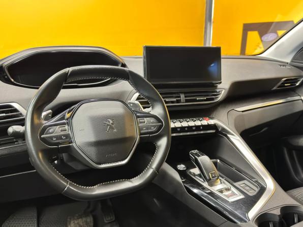 Peugeot 3008 II Рестайлинг с пробегом 2020 года, цена 1 599 000 рублей, 170188 км, внедорожник, Автокод Объявления