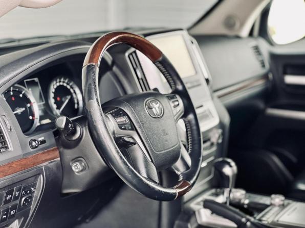 Toyota Land Cruiser 200 Series Рестайлинг 2 с пробегом 2016 года, цена 6 250 000 рублей, 170932 км, внедорожник, Автокод Объявления