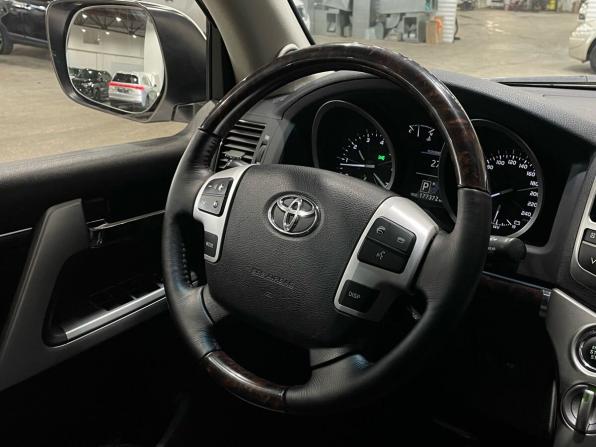 Toyota Land Cruiser 200 Series Рестайлинг 1 с пробегом 2012 года, цена 3 950 000 рублей, 177352 км, внедорожник, Автокод Объявления