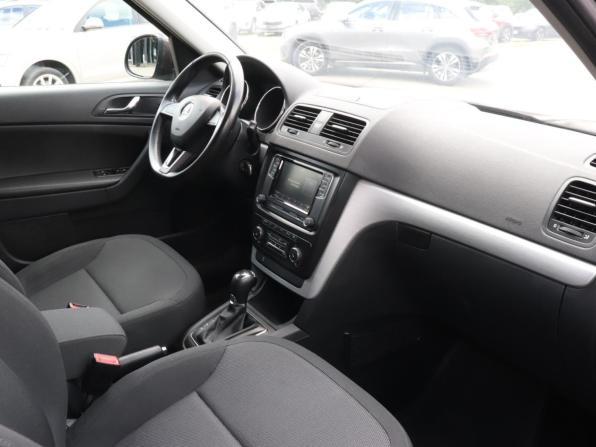 Skoda Yeti I Рестайлинг с пробегом 2014 года, цена 1 330 000 рублей, 90558 км, внедорожник, Автокод Объявления