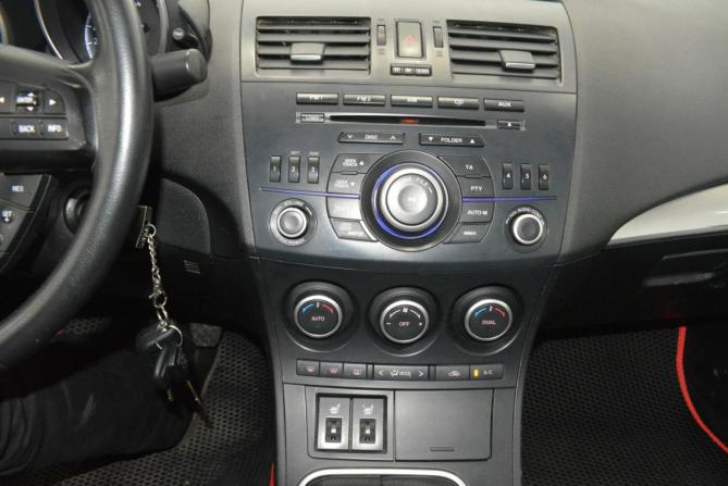 Mazda 3 II (BL) Рестайлинг с пробегом 2012 года, цена 899 000 рублей, 173000 км, седан, Автокод Объявления