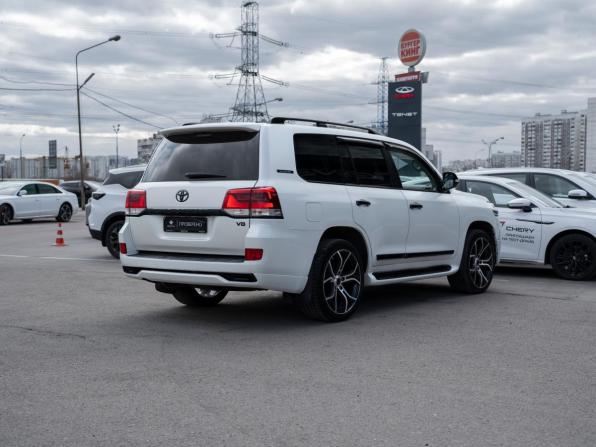 Toyota Land Cruiser 200 Series Рестайлинг 2 с пробегом 2017 года, цена 5 800 000 рублей, 197309 км, внедорожник, Автокод Объявления