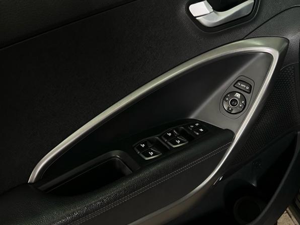 Hyundai Santa Fe III с пробегом 2012 года, цена 1 570 000 рублей, 201000 км, внедорожник, Автокод Объявления