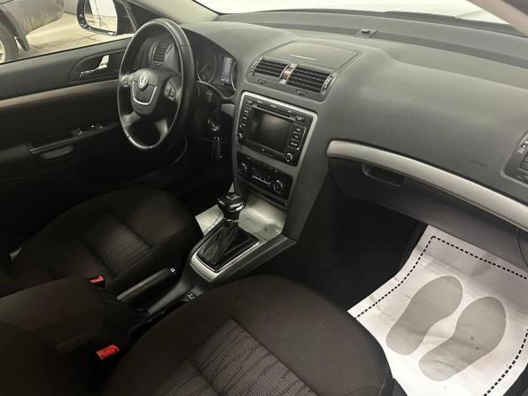 Skoda Octavia II (A5) Рестайлинг с пробегом 2013 года, цена 749 000 рублей, 130947 км, лифтбек, Автокод Объявления