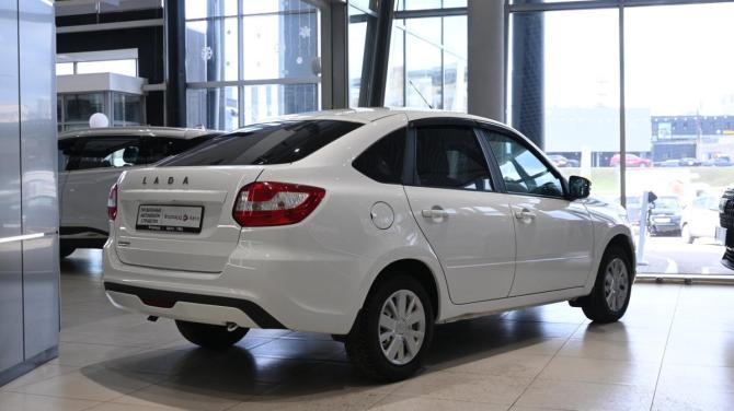 Lada (ВАЗ) Granta I Рестайлинг с пробегом 2024 года, цена 930 000 рублей, 16515 км, лифтбек, Автокод Объявления
