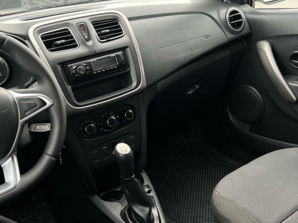 Renault Logan II Рестайлинг с пробегом 2018 года, цена 575 000 рублей, 178000 км, седан, Автокод Объявления