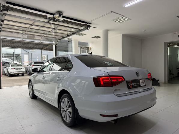 Volkswagen Jetta VI Рестайлинг с пробегом 2017 года, цена 1 370 000 рублей, 210888 км, седан, Автокод Объявления