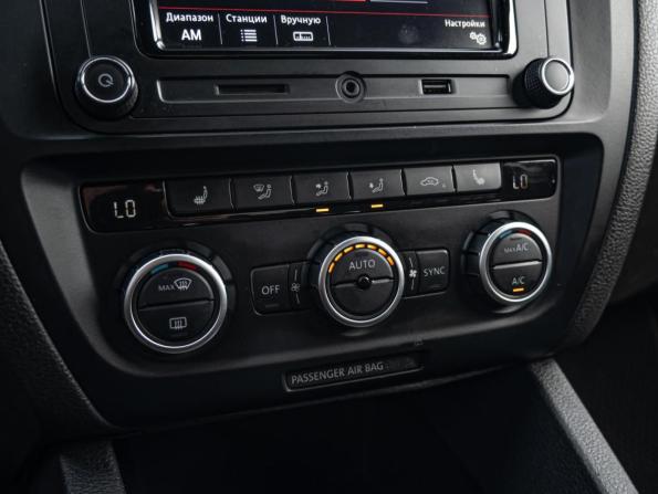 Volkswagen Jetta VI с пробегом 2012 года, цена 990 000 рублей, 209906 км, седан, Автокод Объявления