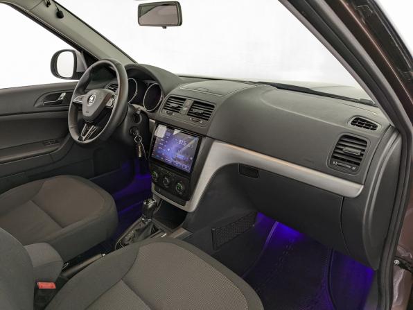 Skoda Yeti I Рестайлинг с пробегом 2014 года, цена 1 280 000 рублей, 66239 км, внедорожник, Автокод Объявления