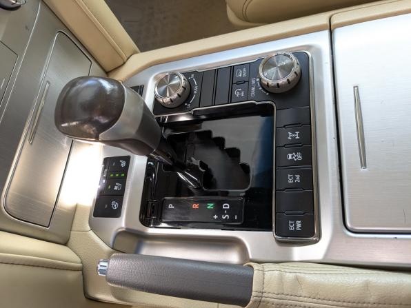 Toyota Land Cruiser 200 Series Рестайлинг 2 с пробегом 2016 года, цена 5 800 000 рублей, 140313 км, внедорожник, Автокод Объявления