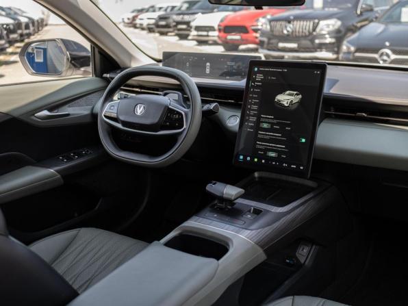 Changan Lamore с пробегом 2023 года, цена 1 979 000 рублей, 20606 км, седан, Автокод Объявления