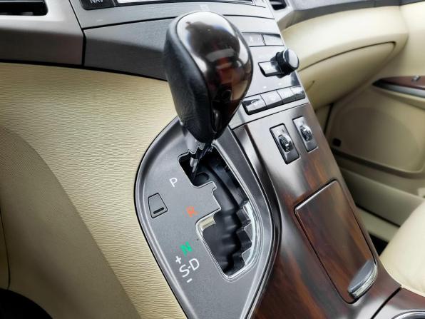 Toyota Venza I Рестайлинг с пробегом 2013 года, цена 1 683 000 рублей, 304871 км, внедорожник, Автокод Объявления
