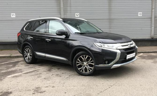 Mitsubishi Outlander III Рестайлинг 2 с пробегом 2015 года, цена 1 399 000 рублей, 390467 км, внедорожник, Автокод Объявления