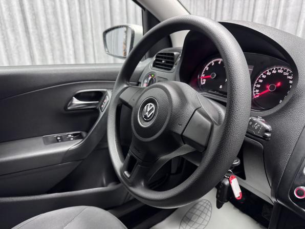 Volkswagen Polo V Рестайлинг с пробегом 2015 года, цена 1 050 000 рублей, 132521 км, седан, Автокод Объявления