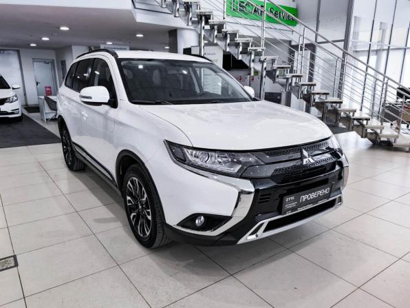 Mitsubishi Outlander III Рестайлинг 3 с пробегом 2021 года, цена 2 450 000 рублей, 58637 км, внедорожник, Автокод Объявления