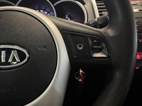 Kia Venga I с пробегом 2012 года, цена 799 000 рублей, 145629 км, минивэн, Автокод Объявления