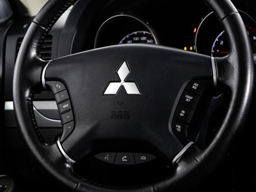 Mitsubishi Pajero IV Рестайлинг 1 Санкт-Петербург  - изображение 12
