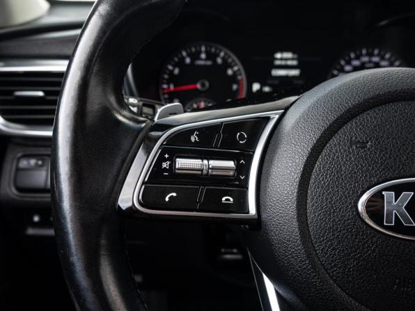 Kia Optima IV Рестайлинг с пробегом 2020 года, цена 2 430 000 рублей, 76028 км, седан, Автокод Объявления