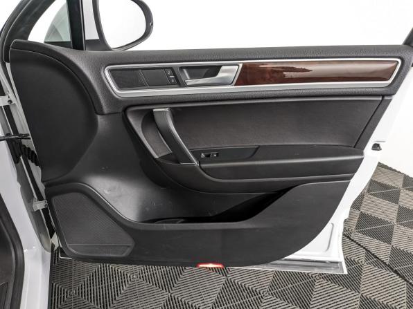 Volkswagen Touareg II Рестайлинг с пробегом 2016 года, цена 2 625 000 рублей, 147407 км, внедорожник, Автокод Объявления