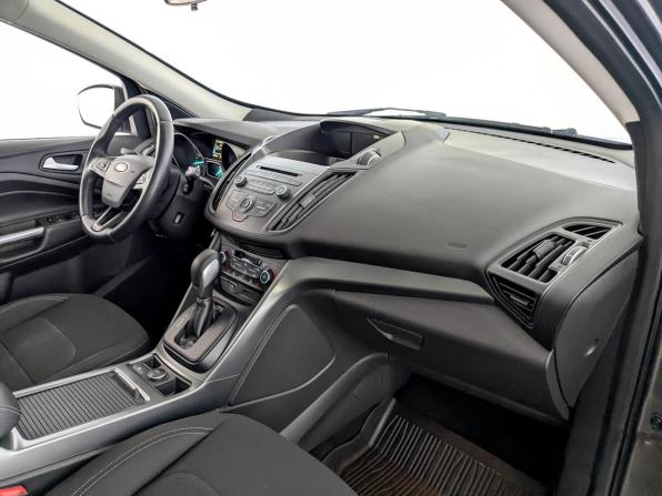 Ford Kuga II Рестайлинг с пробегом 2018 года, цена 1 900 000 рублей, 37451 км, внедорожник, Автокод Объявления