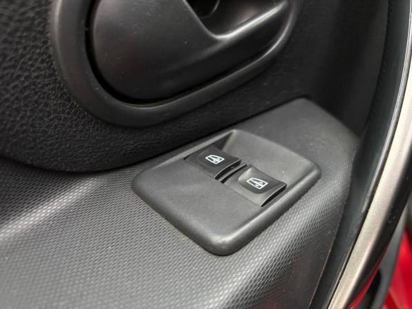 Renault Sandero II с пробегом 2017 года, цена 780 000 рублей, 147601 км, хэтчбек, Автокод Объявления