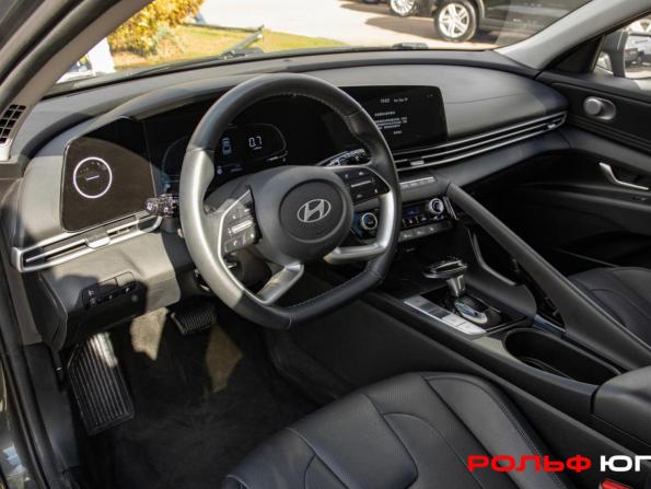 Hyundai Elantra VII (CN7) Рестайлинг с пробегом 2023 года, цена 2 228 000 рублей, 24950 км, седан, Автокод Объявления