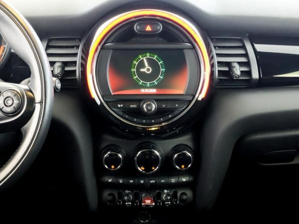 Mini Hatch III (F55/F56) Рестайлинг с пробегом 2020 года, цена 2 330 000 рублей, 73599 км, хэтчбек, Автокод Объявления