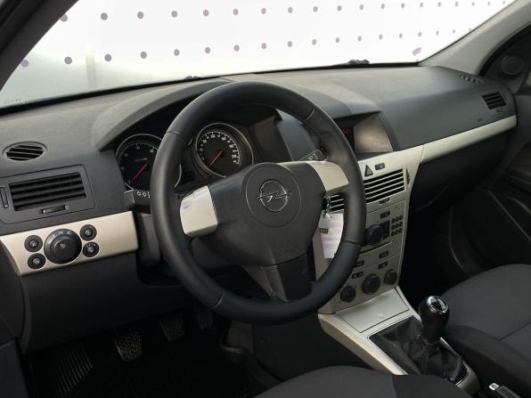 Opel Astra H Рестайлинг с пробегом 2008 года, цена 485 000 рублей, 175672 км, седан, Автокод Объявления
