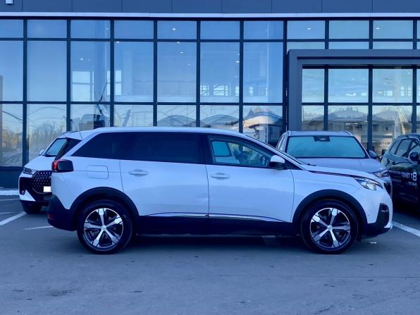 Peugeot 5008 II с пробегом 2018 года, цена 1 649 000 рублей, 193223 км, внедорожник, Автокод Объявления