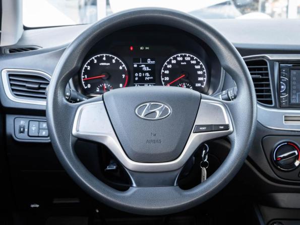Hyundai Solaris II с пробегом 2018 года, цена 1 295 654 рубля, 65141 км, седан, Автокод Объявления