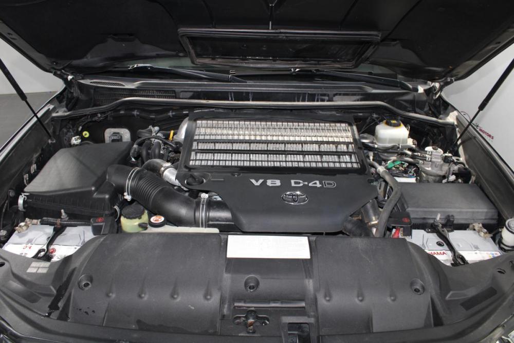 Toyota Land Cruiser 200 Series Рестайлинг 2 Владивосток  - изображение 9