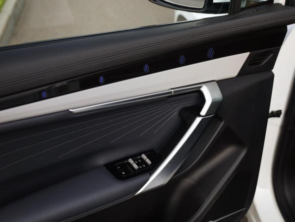 Geely Atlas II с пробегом 2023 года, цена 2 646 000 рублей, 44384 км, внедорожник, Автокод Объявления