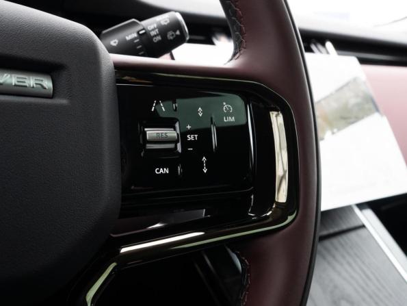 Land Rover Range Rover Evoque II Рестайлинг с пробегом 2025 года, цена 5 850 000 рублей, 63 км, внедорожник, Автокод Объявления