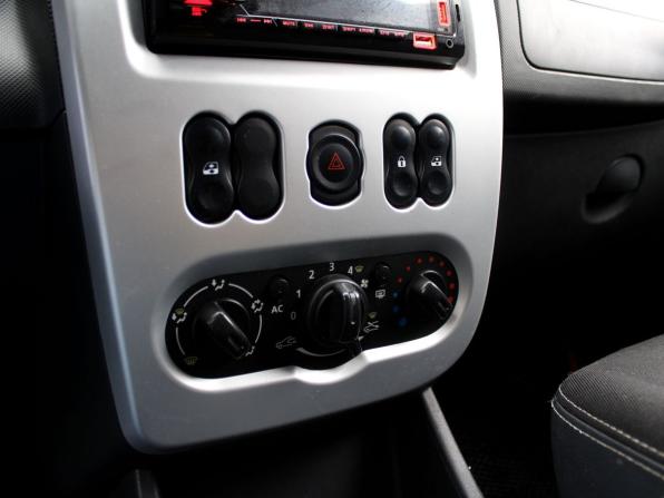 Renault Sandero I с пробегом 2013 года, цена 650 000 рублей, 158399 км, хэтчбек, Автокод Объявления