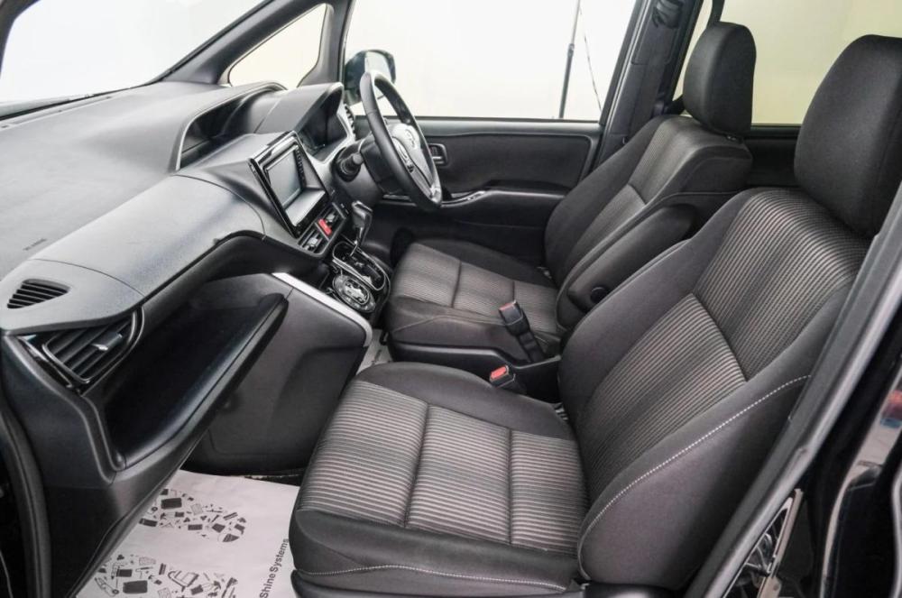 Toyota Voxy III (R80) Рестайлинг Красноярск  - изображение 14