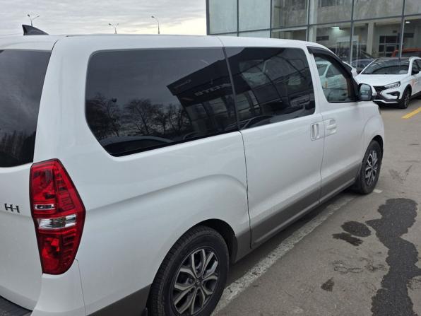 Hyundai H-1 II Рестайлинг 2 с пробегом 2020 года, цена 3 129 000 рублей, 113556 км, минивэн, Автокод Объявления