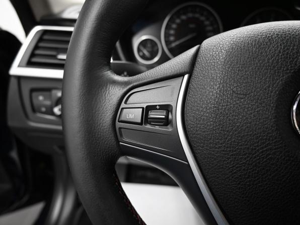 BMW 3 серии VI (F3x) Рестайлинг с пробегом 2016 года, цена 1 895 000 рублей, 302271 км, седан, Автокод Объявления