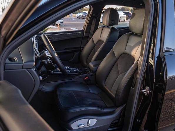 Porsche Macan I Рестайлинг с пробегом 2018 года, цена 3 729 000 рублей, 88255 км, внедорожник, Автокод Объявления