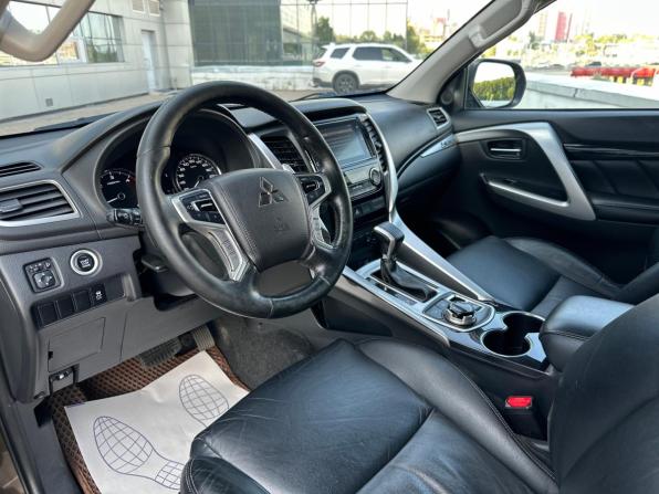 Mitsubishi Pajero Sport III с пробегом 2018 года, цена 2 750 000 рублей, 184680 км, внедорожник, Автокод Объявления