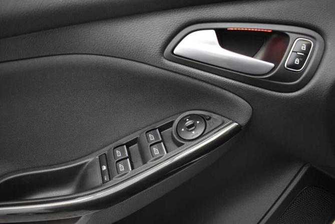 Ford Focus III Рестайлинг с пробегом 2018 года, цена 1 030 000 рублей, 143306 км, хэтчбек, Автокод Объявления