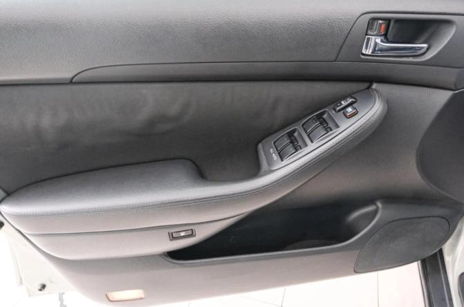 Toyota Avensis II Рестайлинг с пробегом 2008 года, цена 929 000 рублей, 258000 км, седан, Автокод Объявления