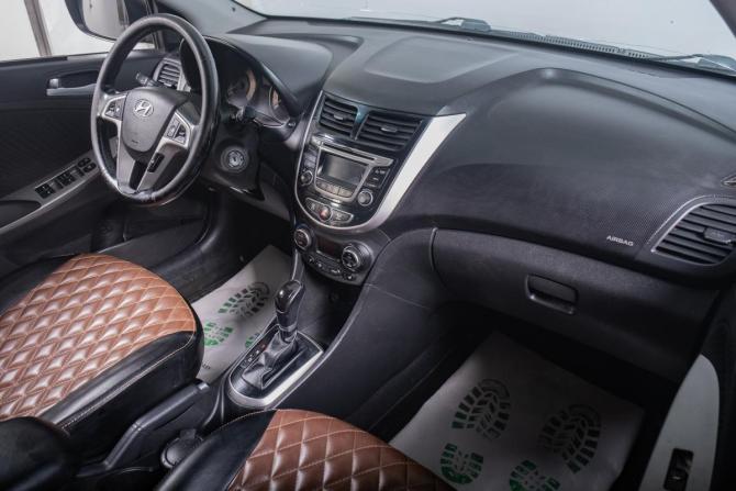 Hyundai Solaris I Рестайлинг с пробегом 2014 года, цена 1 049 000 рублей, 124000 км, седан, Автокод Объявления