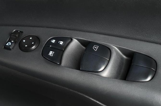 Nissan Serena V (C27) с пробегом 2017 года, цена 1 999 000 рублей, 229705 км, минивэн, Автокод Объявления